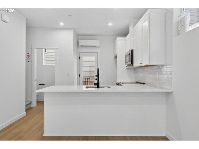 Building Photo - 4055 SW McKinley St