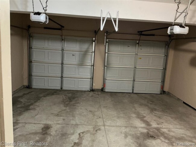 Building Photo - 48161 Nottinghill Ln