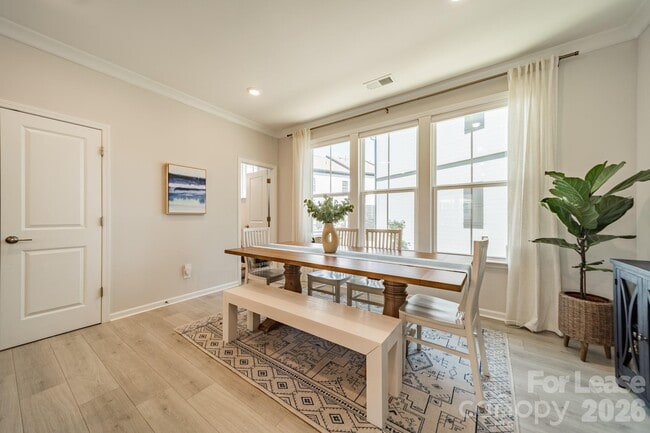 Building Photo - 4040 Hidden Oaks Dr