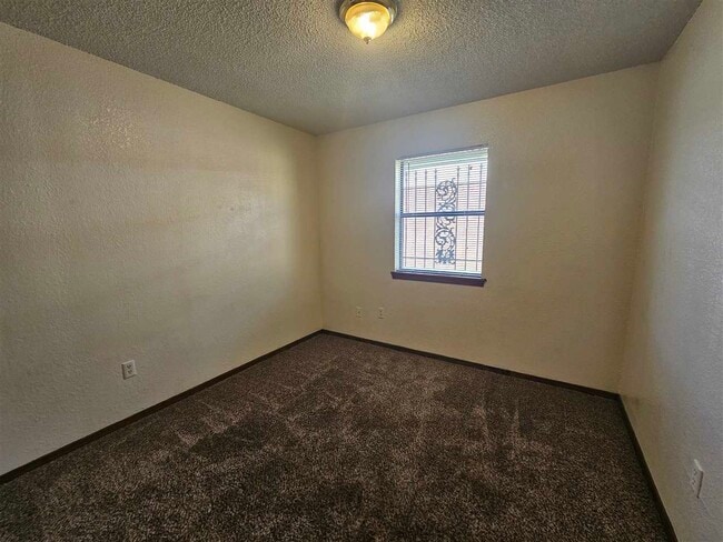 Building Photo - 2307 NW Terrace Hills Blvd