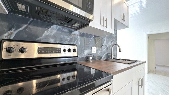 Building Photo - 507 Colfax Dr