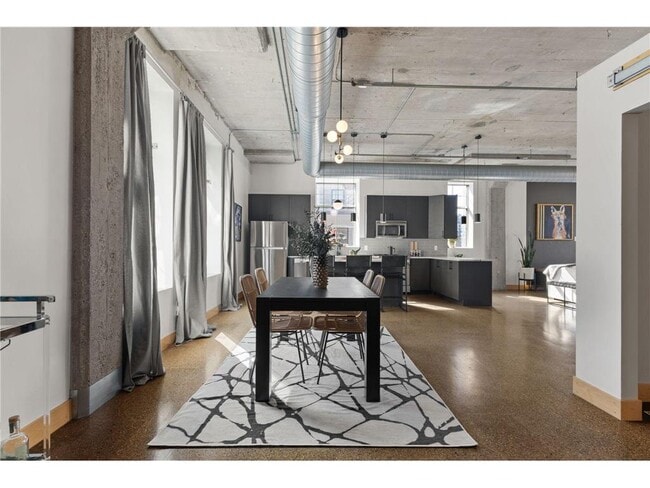 Building Photo - 918 N 3rd St