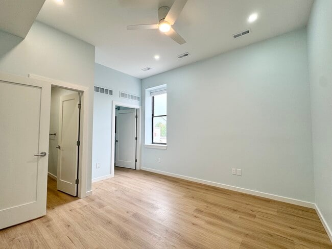 Building Photo - 517 Gillis St