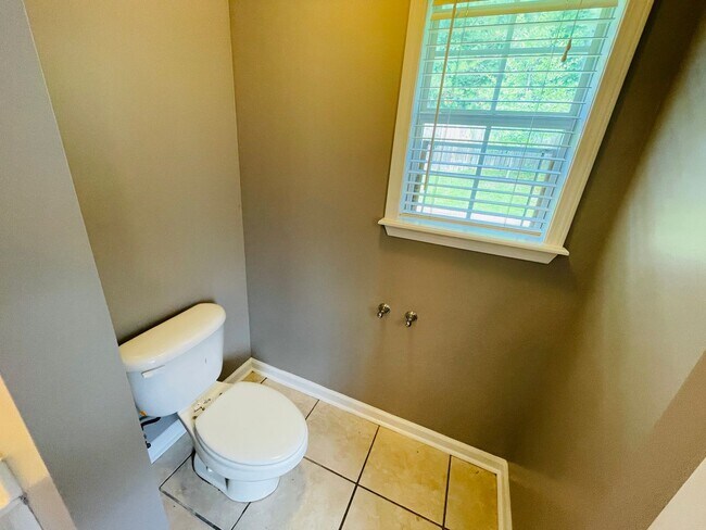 Building Photo - 3BD/2BA FOR RENT