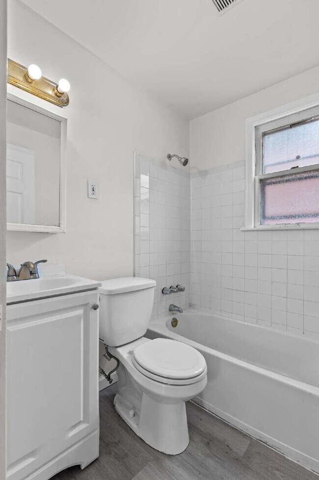 Building Photo - Perfect Blend of Convenience & Comfort on ...