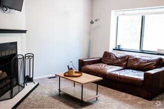Building Photo - 6335 Chantilly Pl