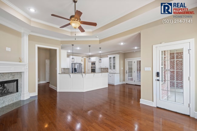 Building Photo - 4040 Robinwood Cir