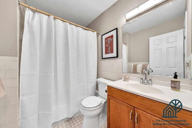 Building Photo - Furnished 2-Bedroom Apartment in Tonawanda