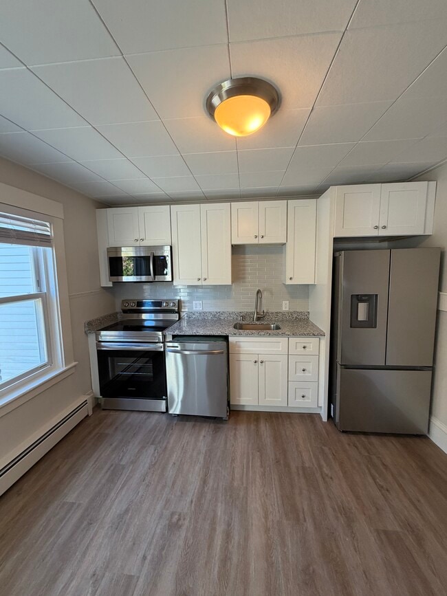 Building Photo - 27 Grove St