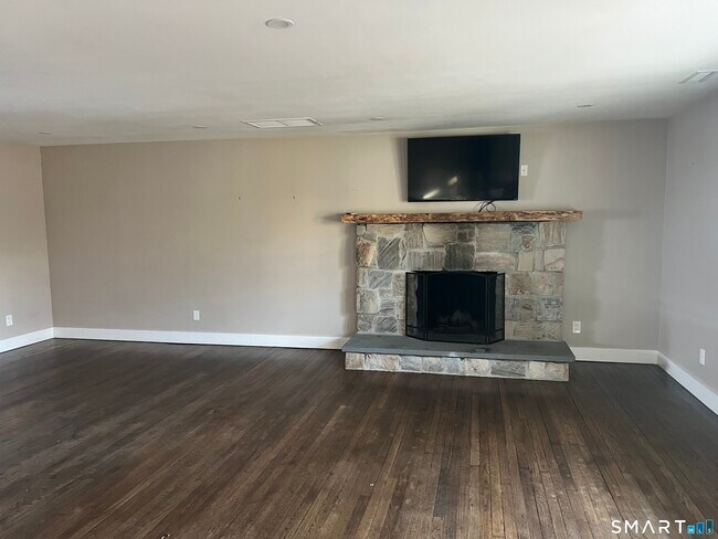 Building Photo - 49 Warner Rd