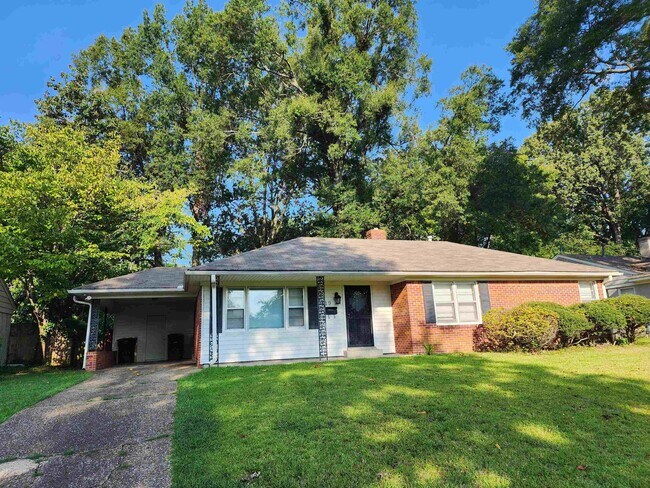 Primary Photo - 319 W Peg Ln