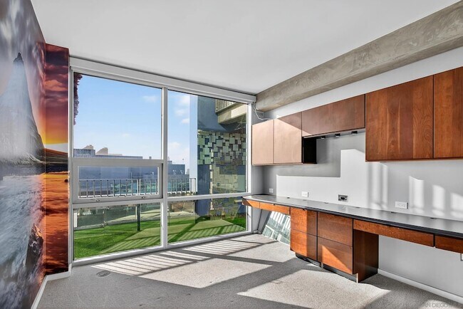 Building Photo - 321 Tenth Ave