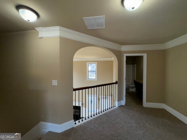 Building Photo - 352 Plymstock Dr