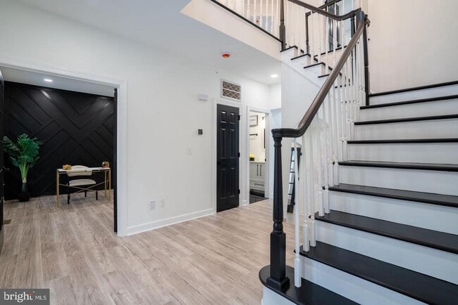 Building Photo - 8261 Tinsley Pl