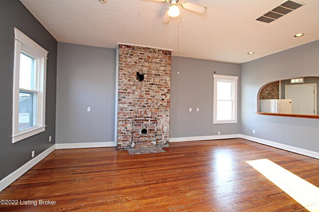 Building Photo - 158 State St