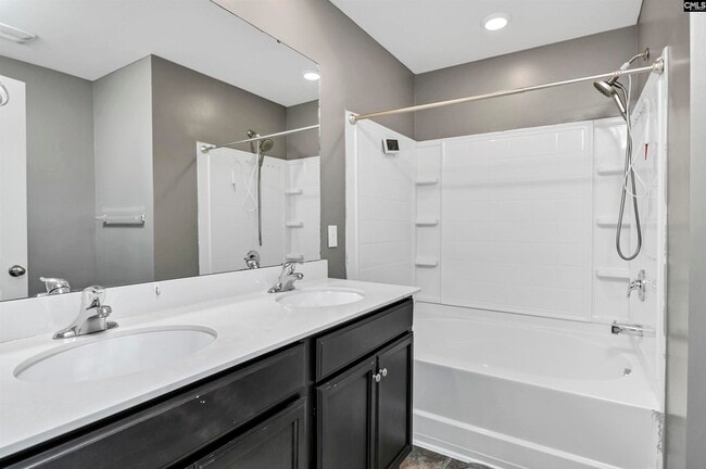 Building Photo - 414 Tulip Way