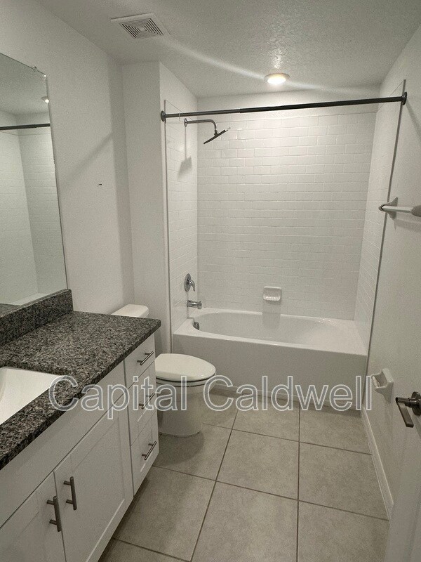 Building Photo - 5517 Blue Azure Dr