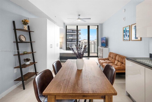 Building Photo - 1010 Brickell Ave