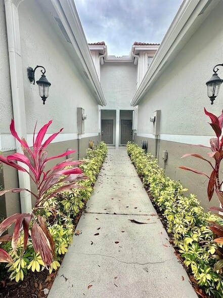 Building Photo - 3624 San Simeon Cir