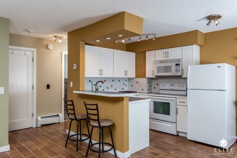 Building Photo - 3011 Lois Dr