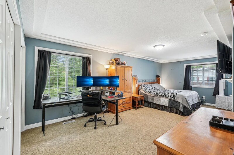 Building Photo - 21113 Clydesdale Curve N