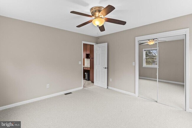 Building Photo - 25001 Half Pone Point Rd