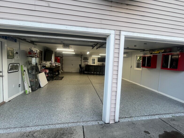 Building Photo - 235 Grove St