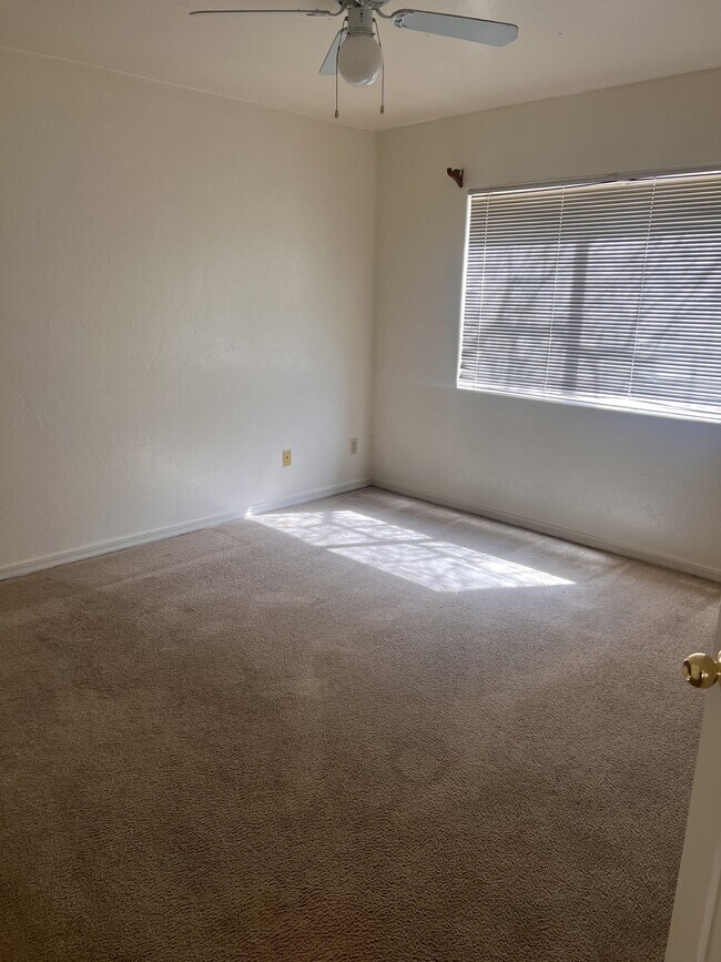 Building Photo - 2536 N Corinthian Garden Dr