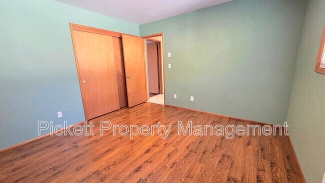 Building Photo - 8671 Silverdale Way NW