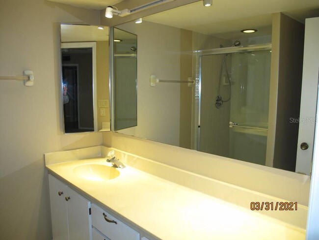 Building Photo - 5281 Middle Ct