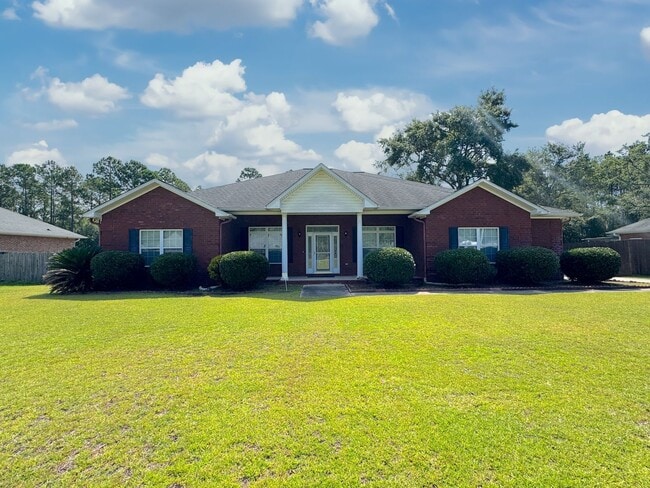 Building Photo - AVAILABLE AUGUST 2025! [PET FRIENDLY]