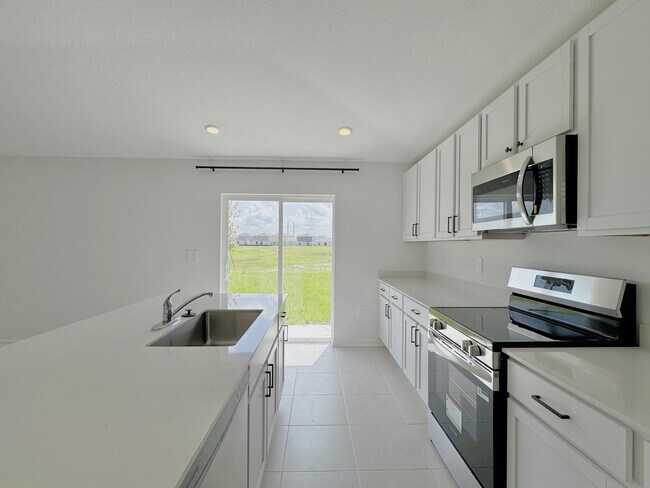Building Photo - 3079 Totem Rd