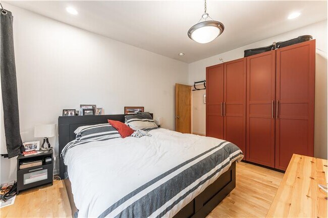 Building Photo - 1407 N Wicker Park Ave