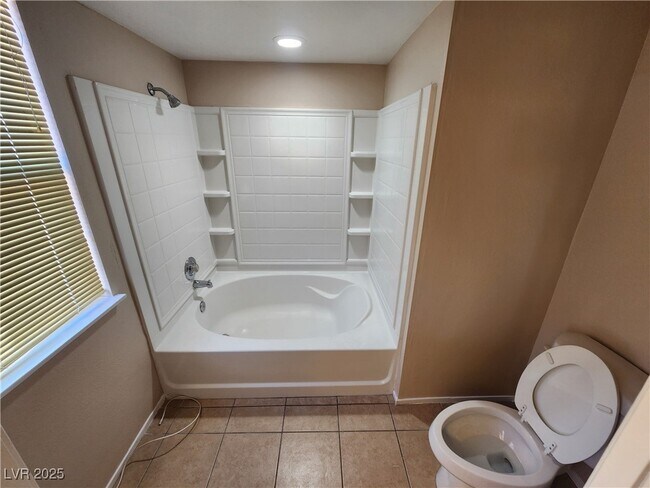 Building Photo - 25 Jensen Dr