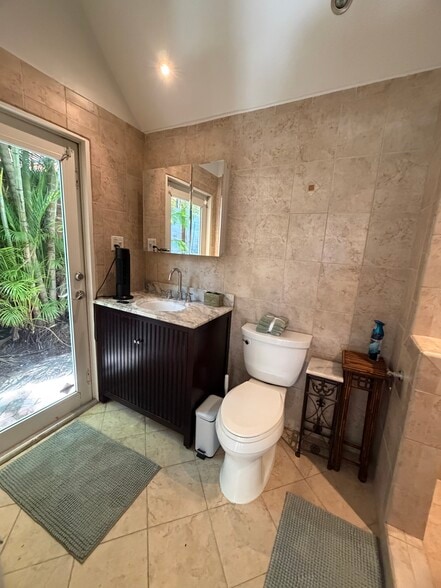 Building Photo - 2539 Swanson Ave