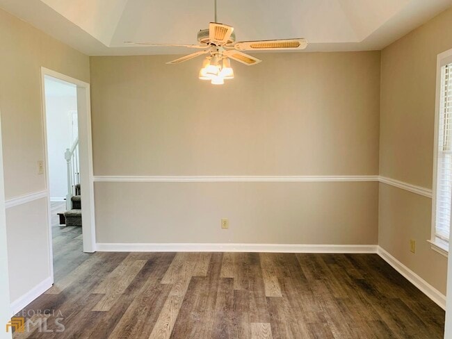 Building Photo - 61 Garden Hills Dr