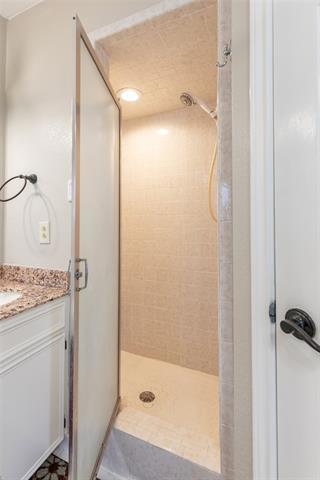Building Photo - 857 Chaucer Dr