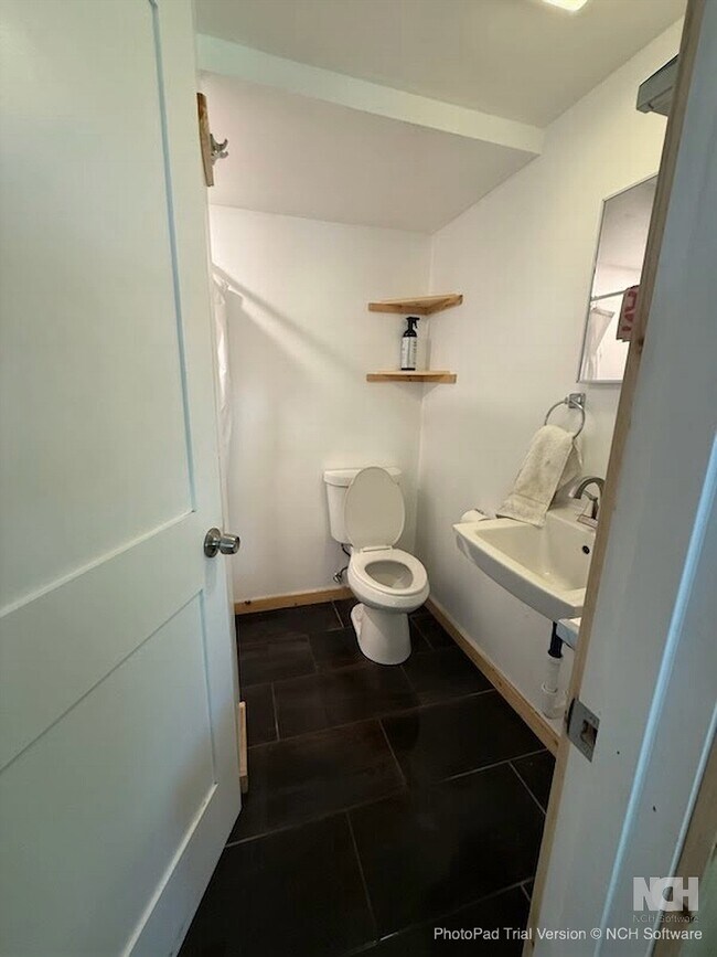 Building Photo - 407 S 10th Ave