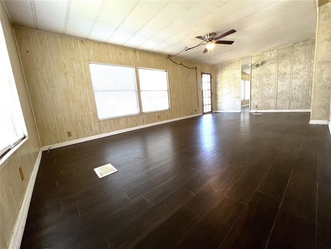 Building Photo - 5954 140th Terrace N
