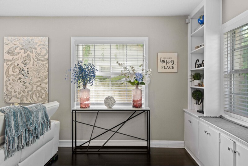 Building Photo - 350 N Phelps Ave