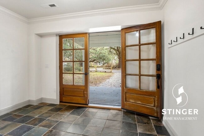 Building Photo - 38 Sundown Bend