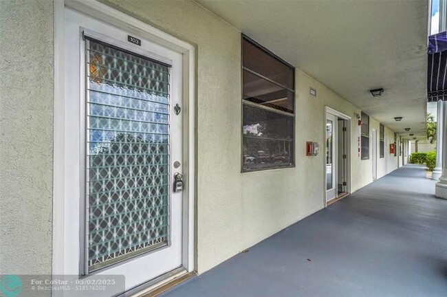 Building Photo - 1713 Whitehall Dr