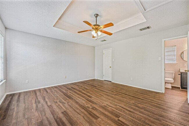 Building Photo - 709 Black Isle Dr