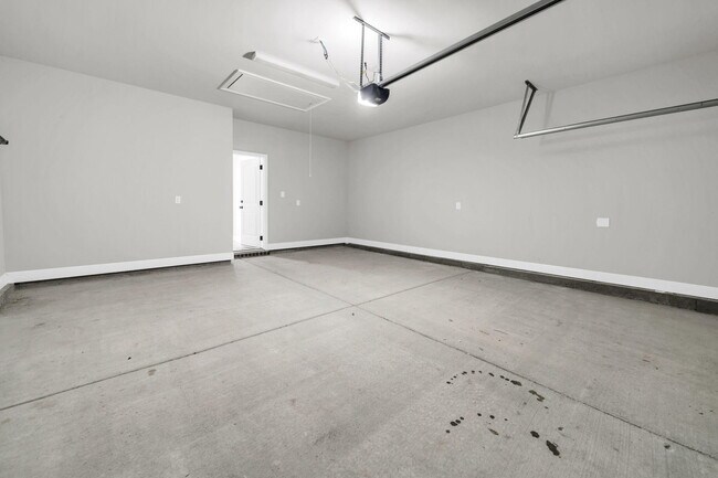 Building Photo - 4603 Jayhawk Dr