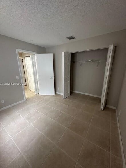 Building Photo - 1253 Majesty Terrace