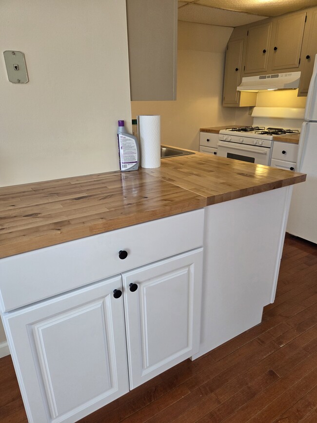 Building Photo - 510 Mercer Rd