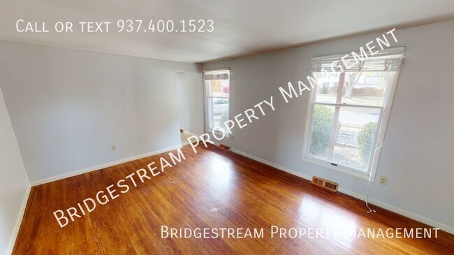 Building Photo - Spacious 4 Bedroom, 2.5 bath two story hom...