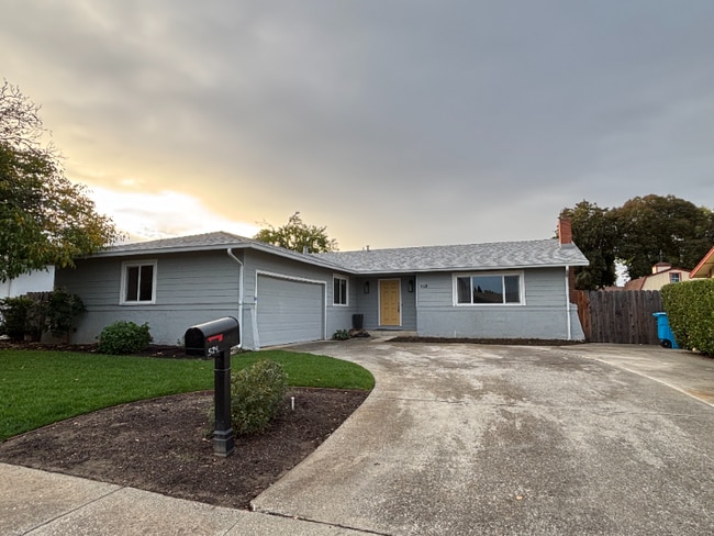 Building Photo - 524 Gonzales Dr