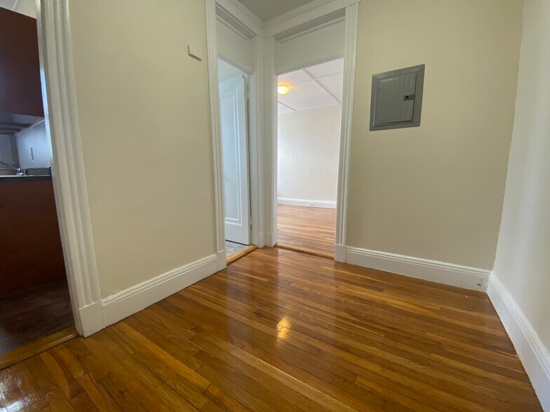 Building Photo - 1191 Boylston St