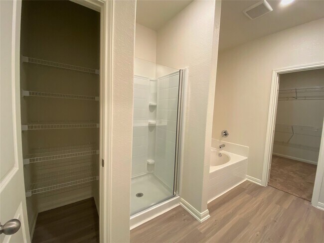 Building Photo - 10707 Gossypium Ct